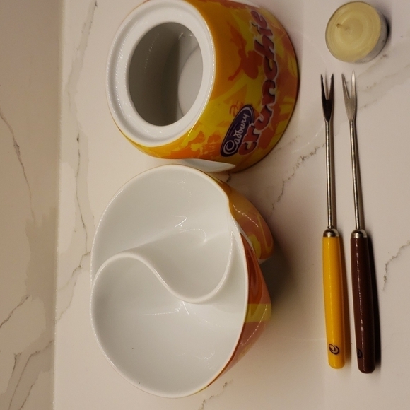 CADBURY CRUNCHIE CERAMIC TWIN FONDUE SET Includes Tealight and two Fond… - Picture 9 of 12